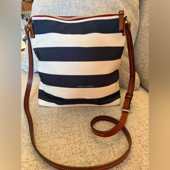 Dooney & Bourke Navy, Red,& Cream Striped Canvas Crossbody Bag EUC 10x101/2 - Picture 5 of 14